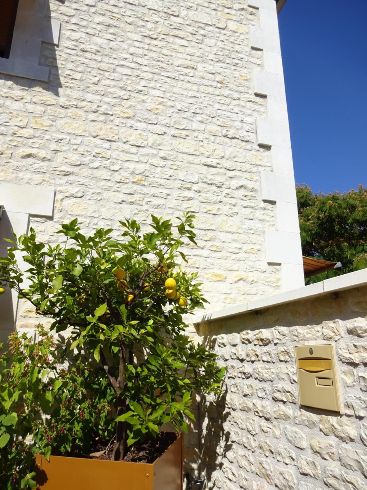 Aux Orangers Hotel Luxe Bagian luar foto