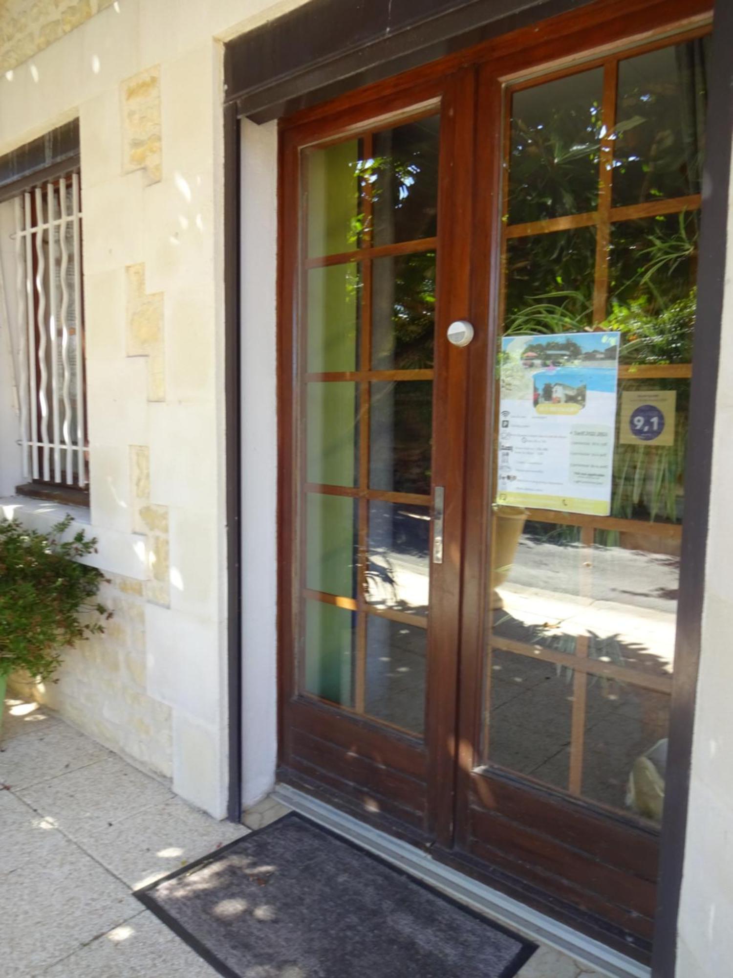 Aux Orangers Hotel Luxe Bagian luar foto