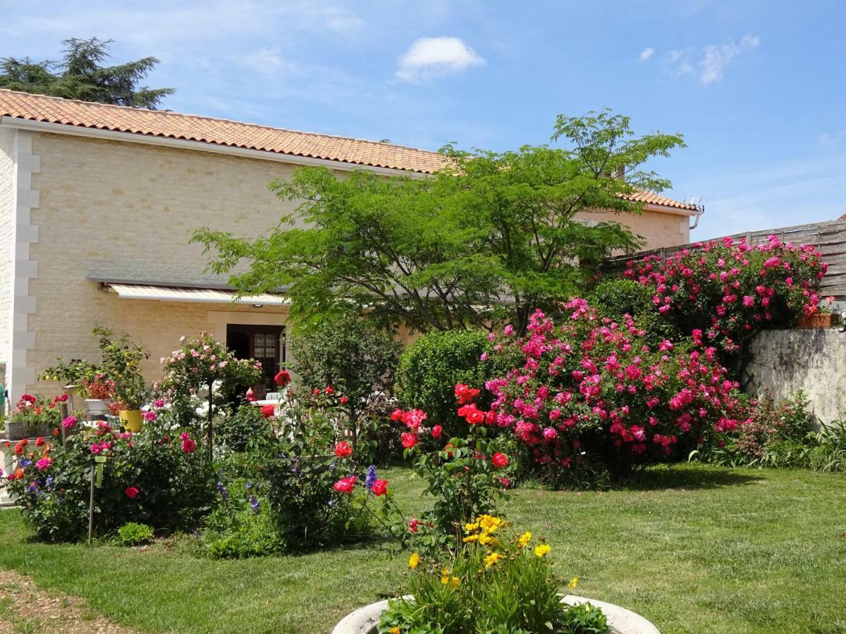 Aux Orangers Hotel Luxe Bagian luar foto